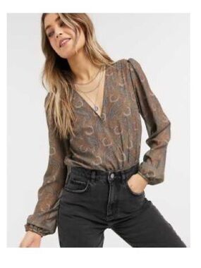 Paisley V-Neck Long Sleeve Blouse in Brown